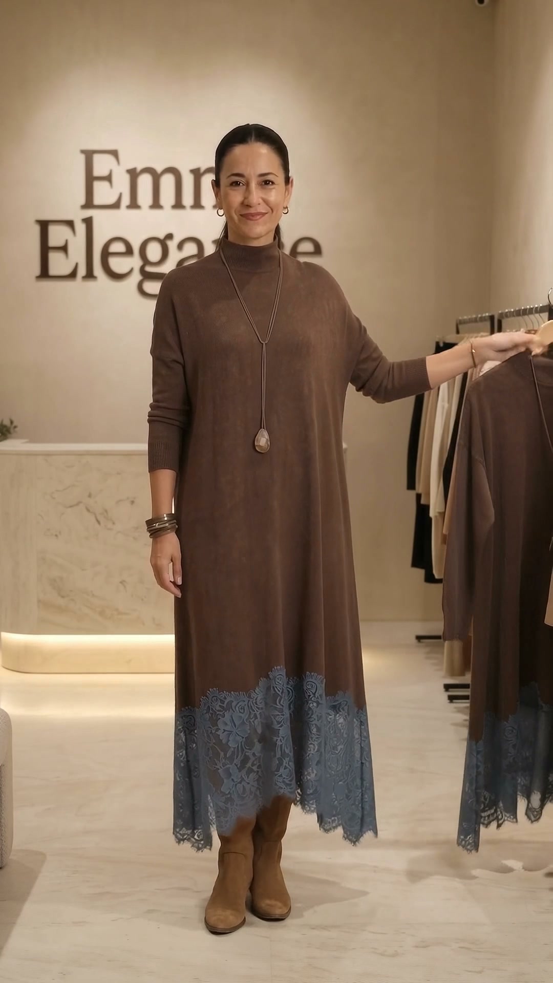 El vestido de punto con encaje
