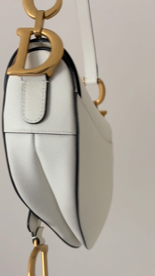 Anúncio de Chono Clothing