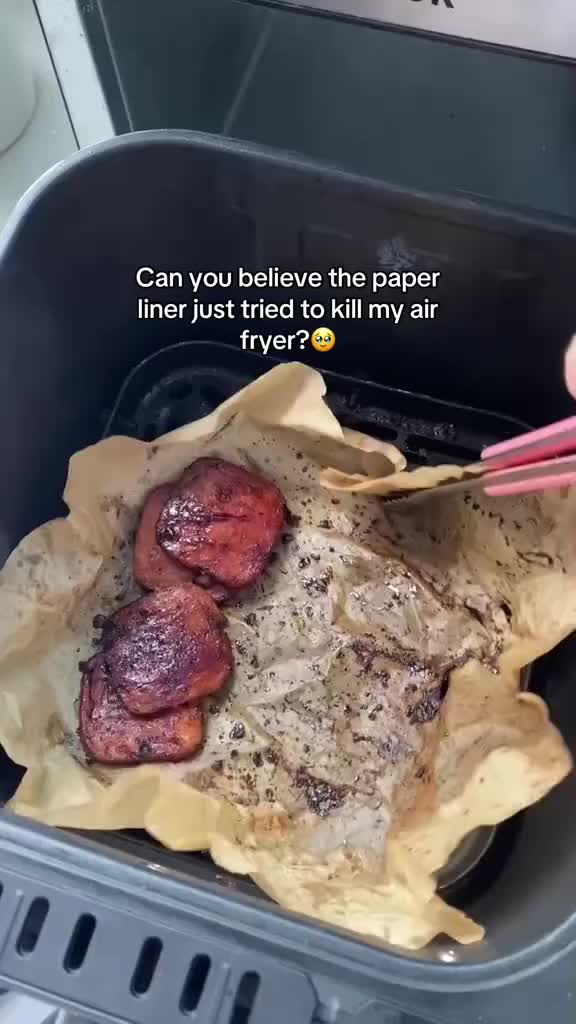 High-Temperature Resistant Air Fryer Silicone Baking Tray