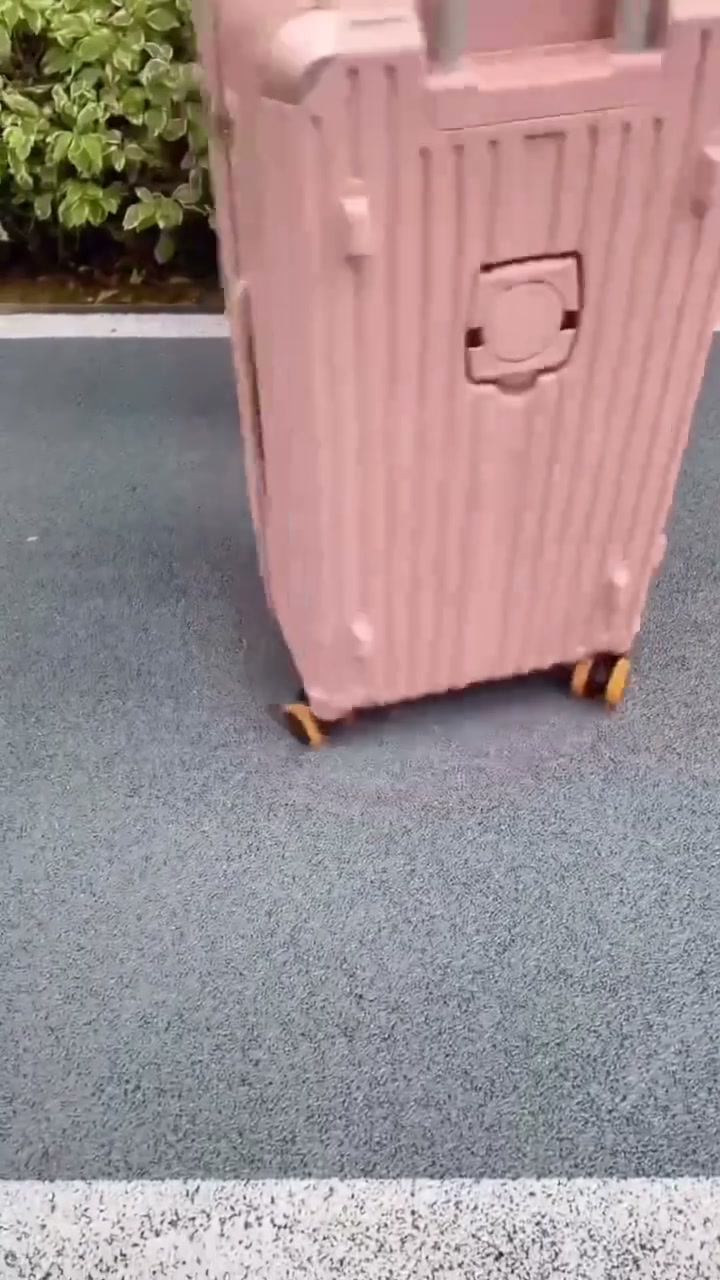 Matkalaukkujen pyörien suojat