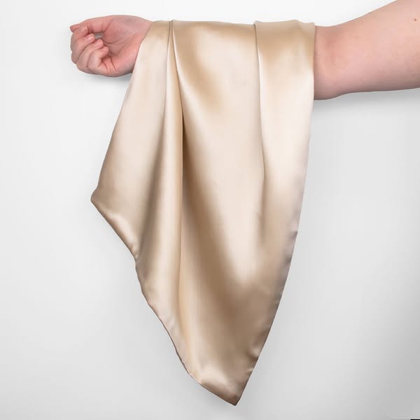 iGlow Silk Pillowcase - Champagne Dreams