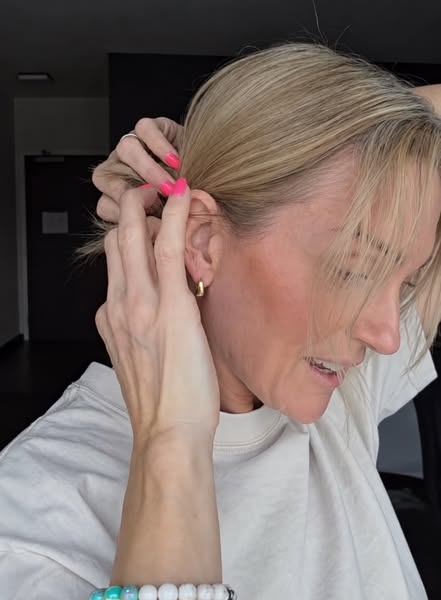 “I Spent Months Trying to Fix My Hair… And Somehow Missed the Most Obvious Thing.”