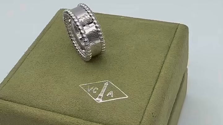 Everyday Essential – Looks Great with