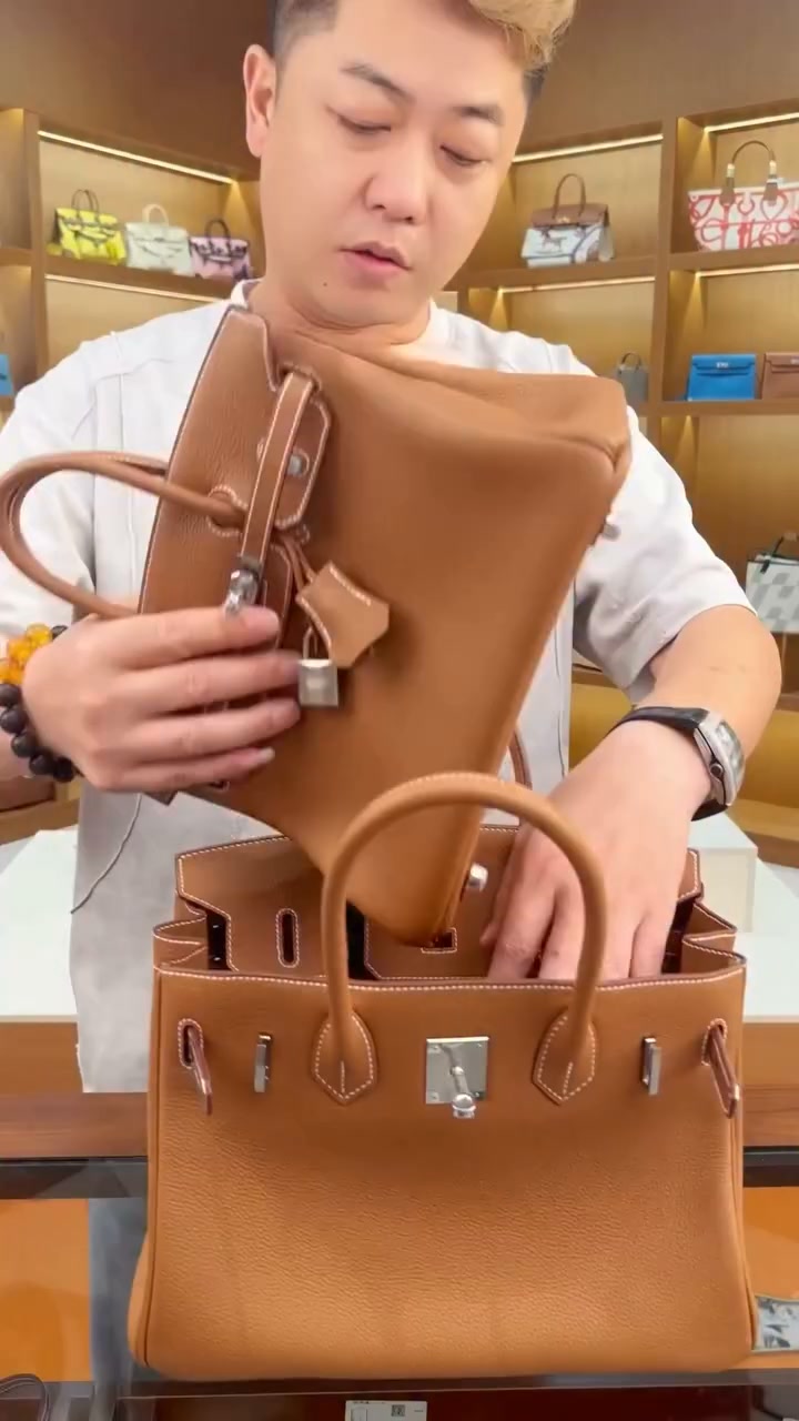 Luxury Bags Without the Luxury Price!