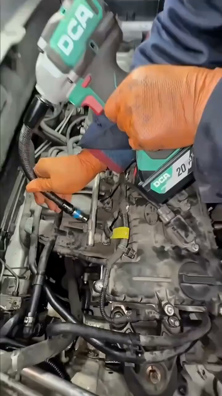Universal Flexible Wrench Socket Tool – High Torque & Fits Tight Spaces!