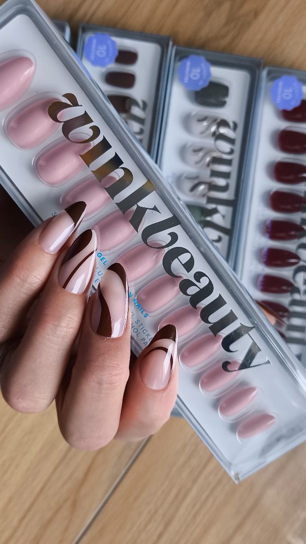 Anúncio de Wink Beauty