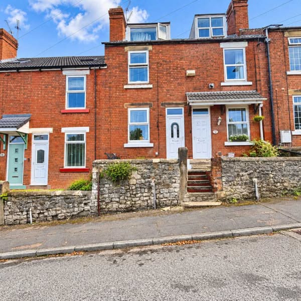 CHARACTER, STYLE & A CASTLE ON YOUR DOORSTEP!