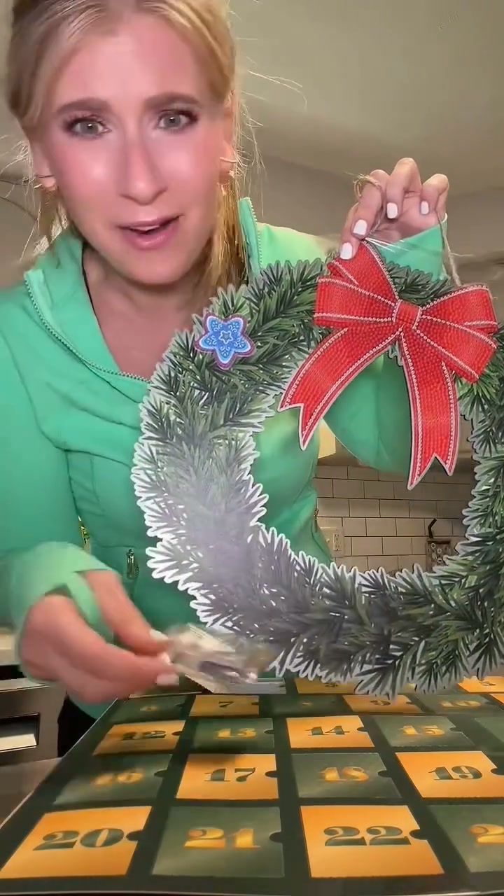 A Christmas Craft Surprise Every Day