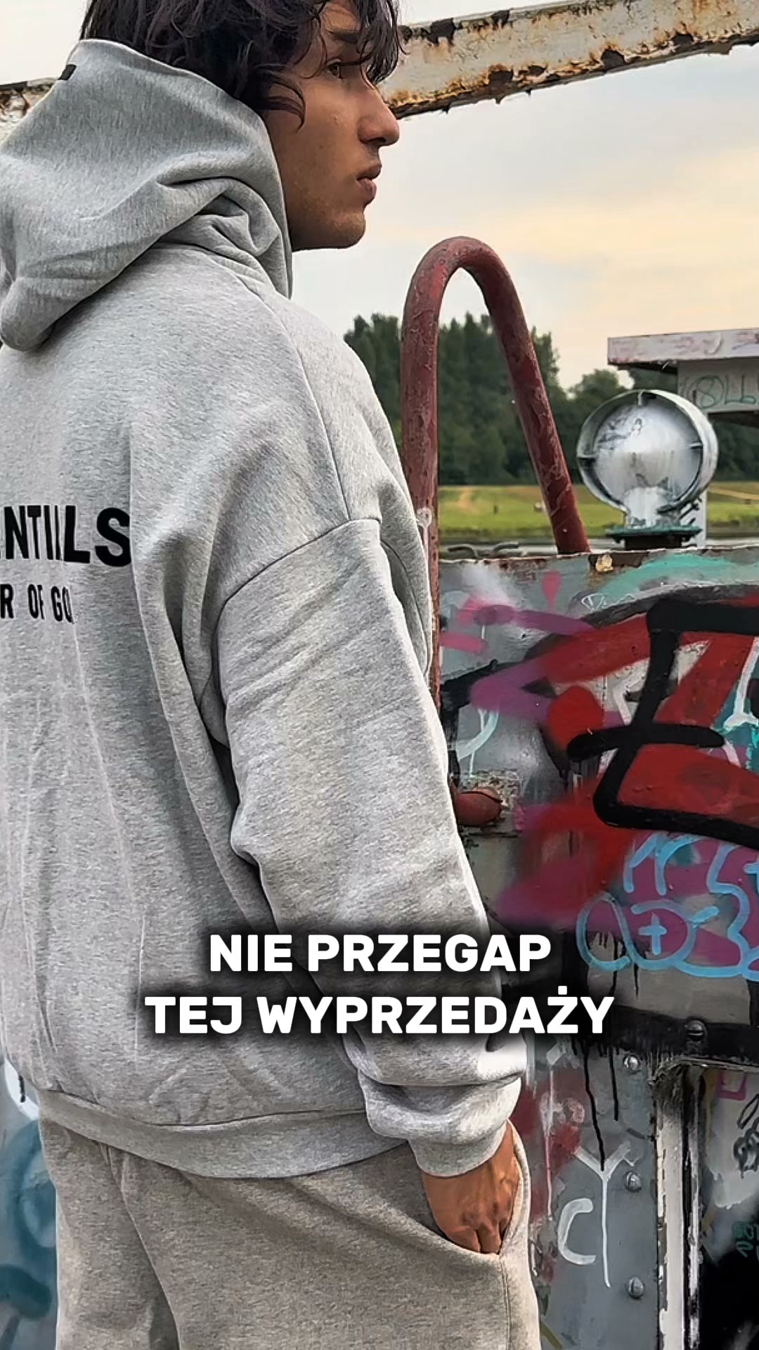 Wyprzedaż Essentials