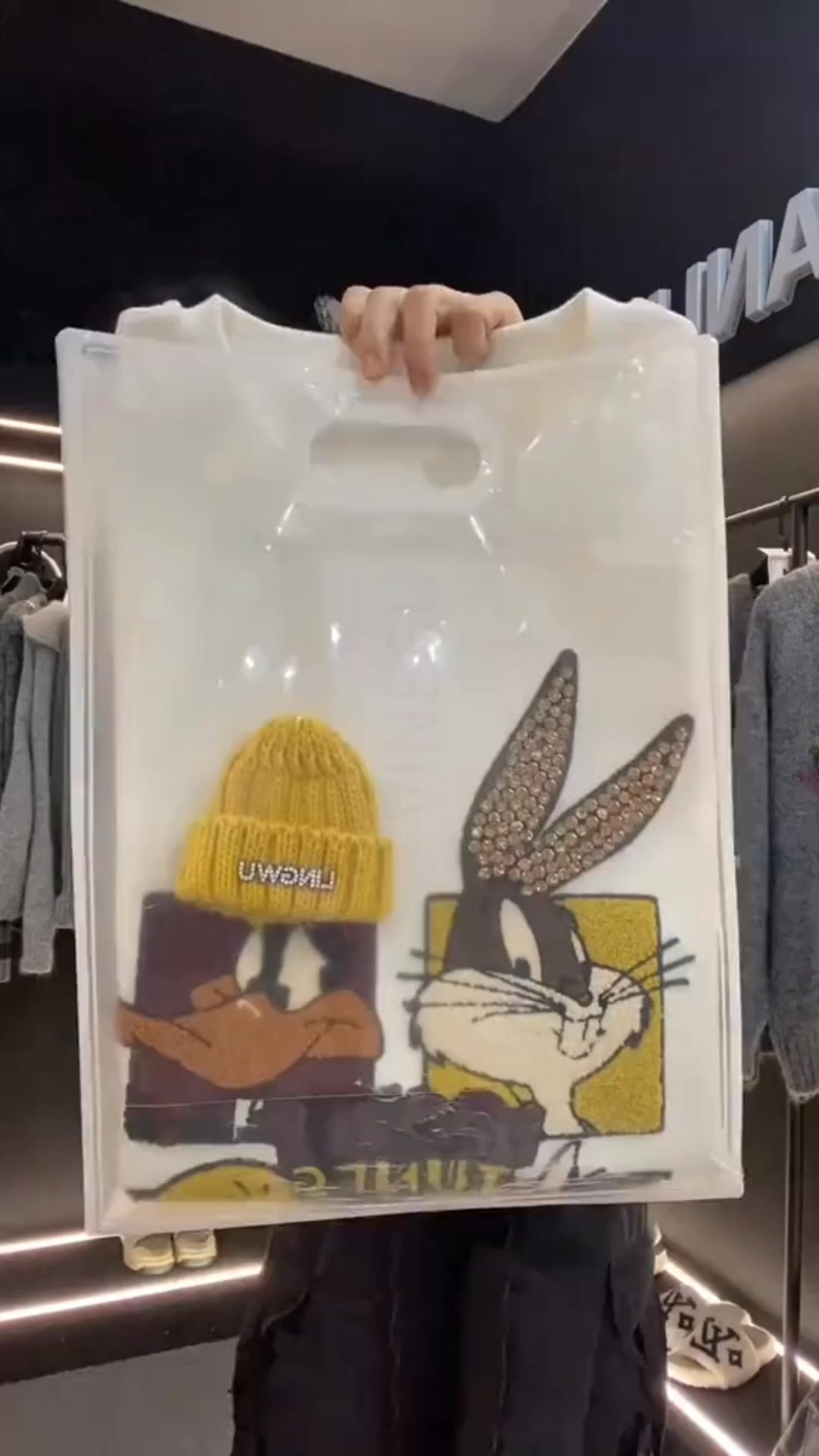 Anúncio de Vinesu-Altshop