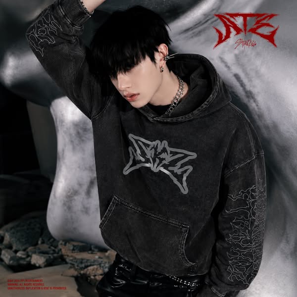 STRAYKIDS: ストレイキッズ 'STAY' PULLOVER VER. B RELEASE DATE: 19TH AUGUST TIME: 12AM KST