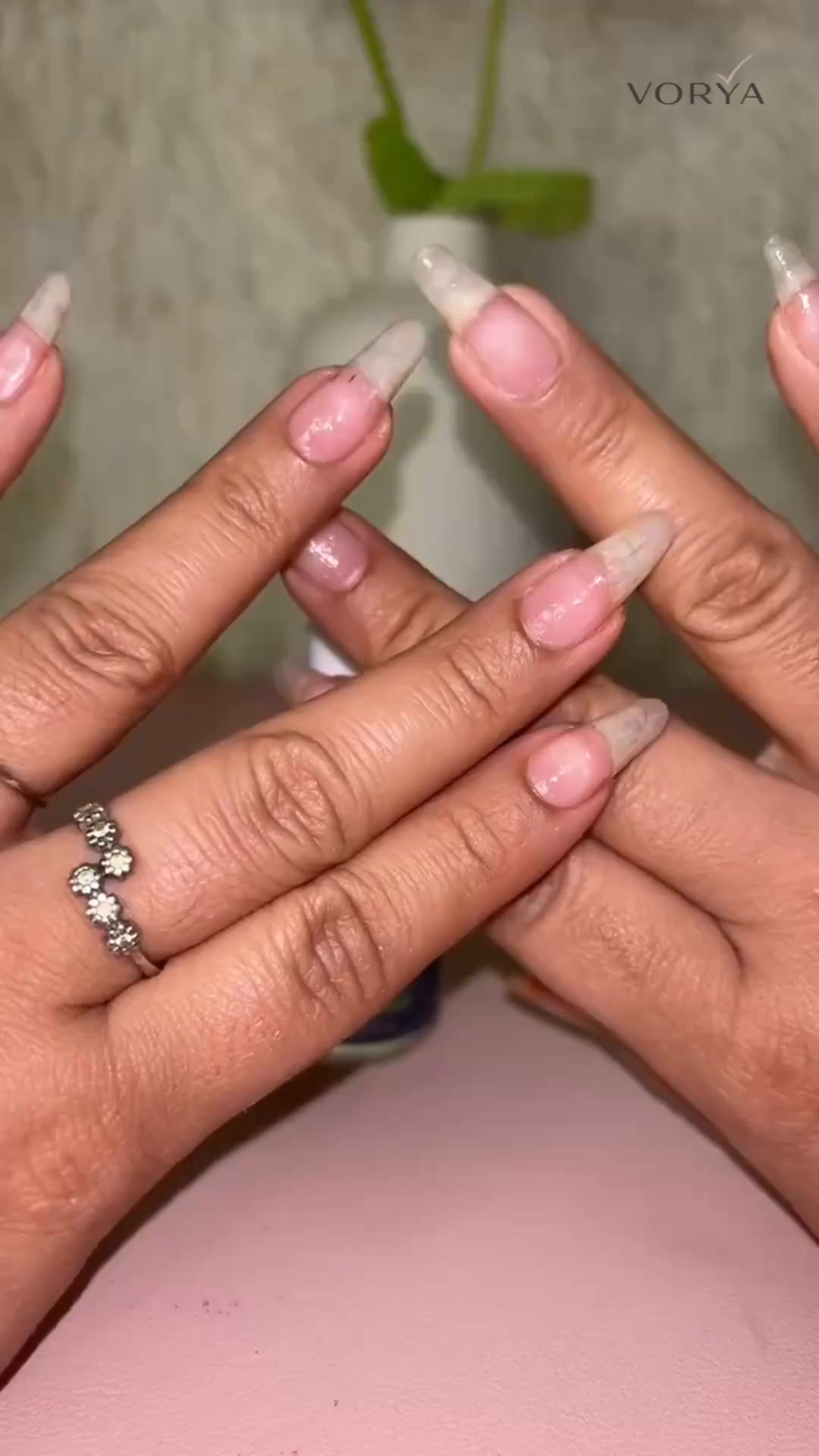 ¿Uñas secas, débiles y que se rompen con facilidad?