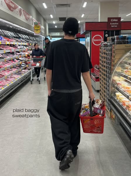 plaid baggy sweatpants
