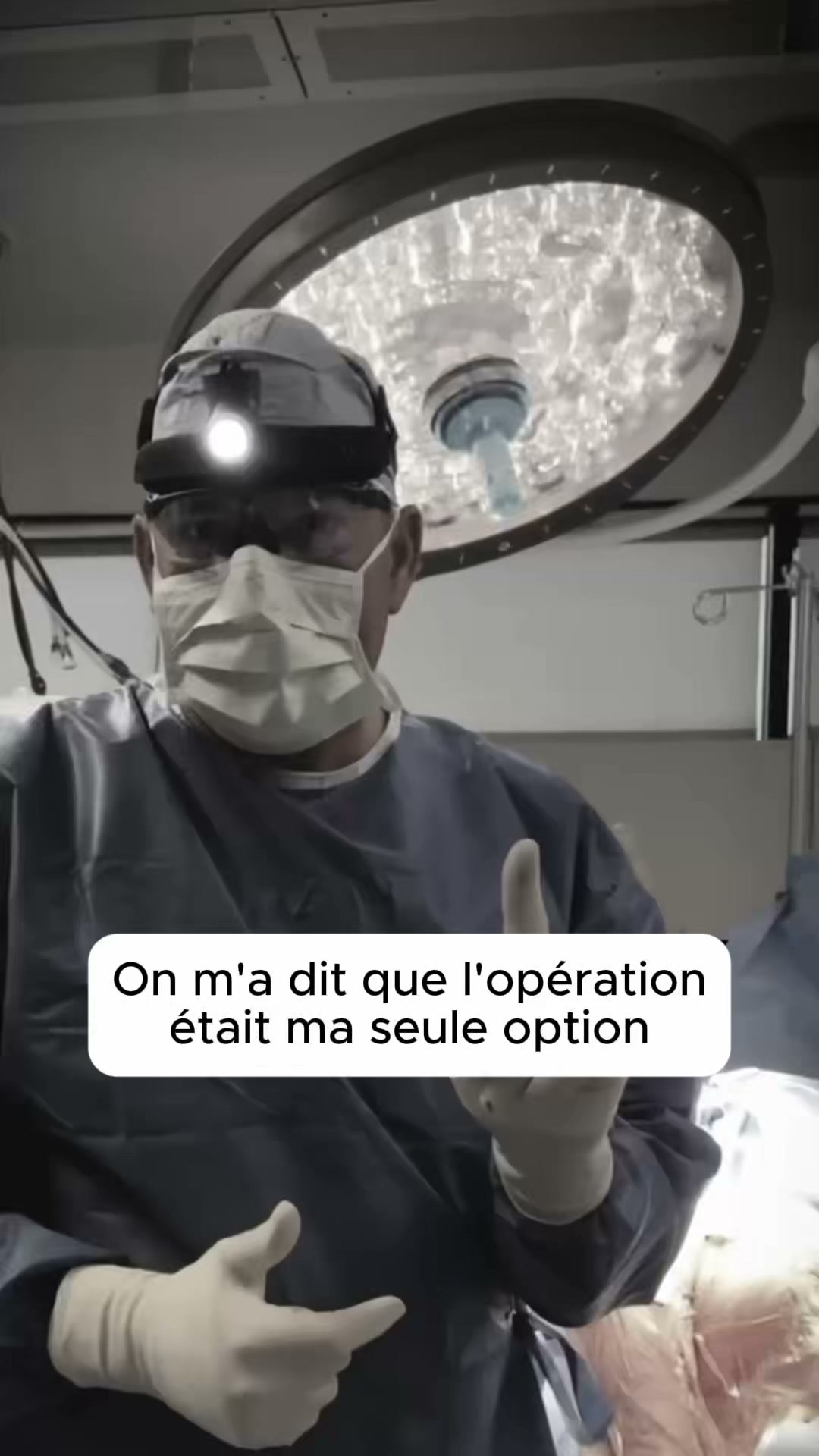 Ma fille me lavait les cheveux dans l'évier de la cuisine