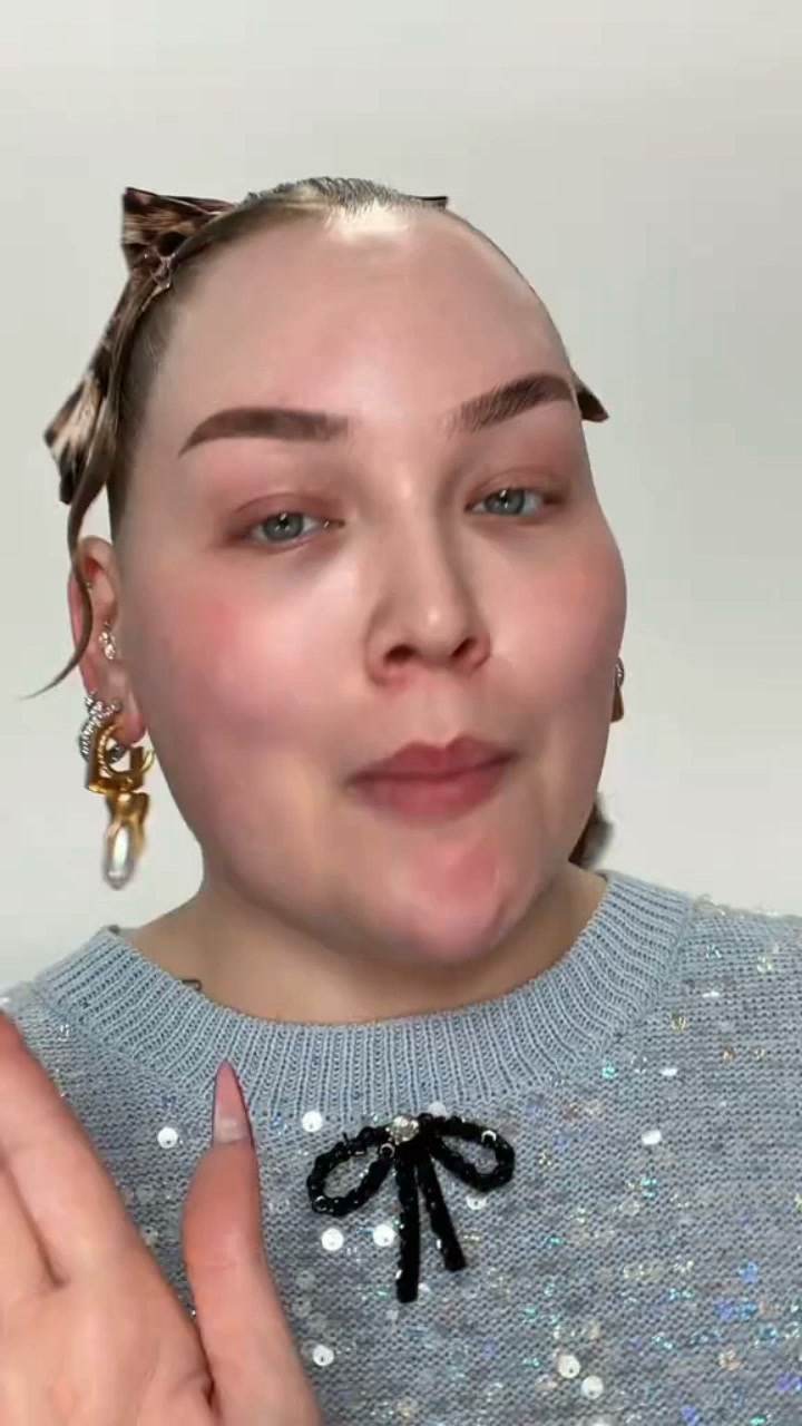 Instantly Erase Redness & Even Your Skin Tone