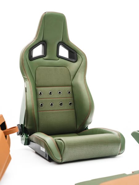 Recaro seats - CarBone