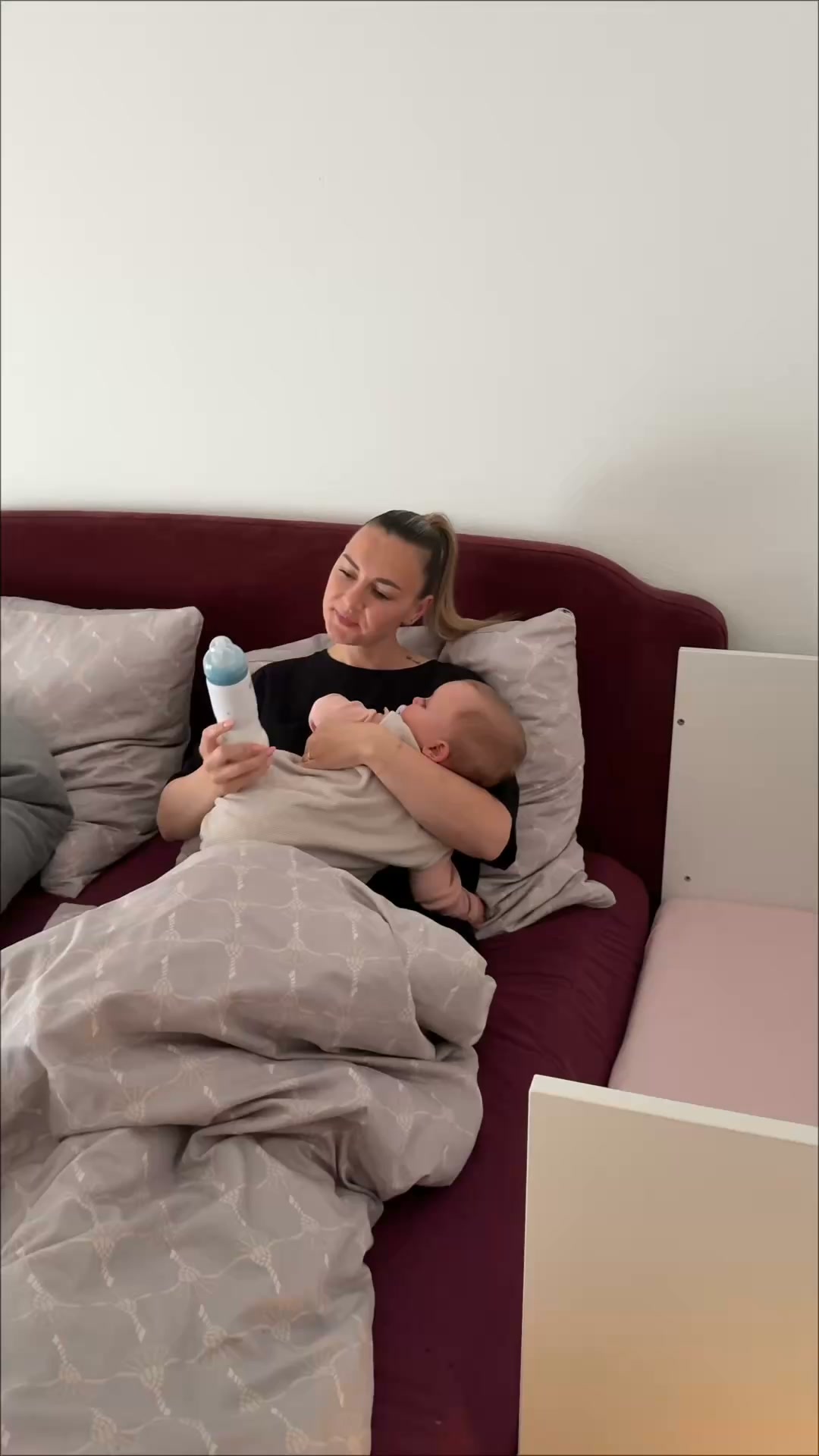 Babyflasche einfach draufstellen und schlaaaaaaaaafen.