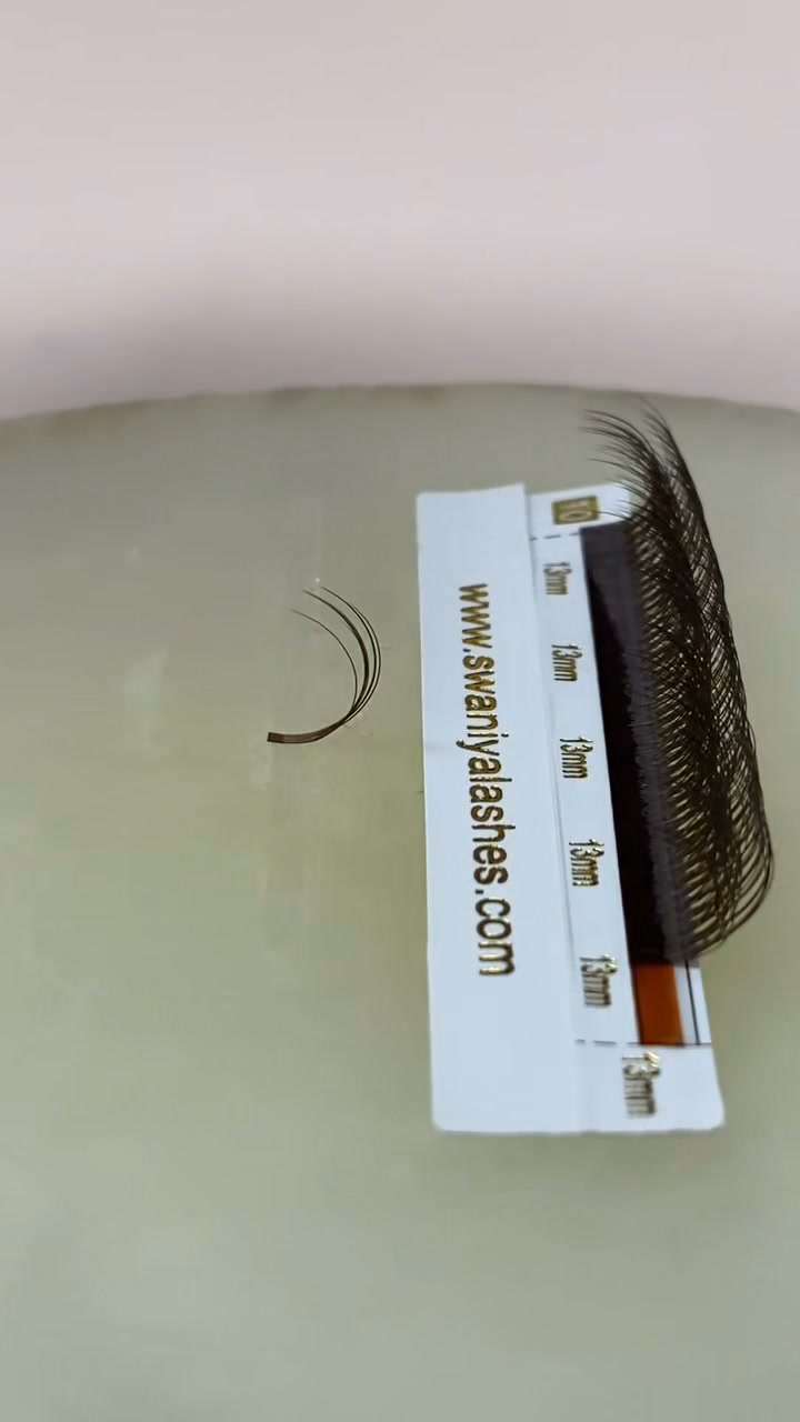 Anúncio de Swaniyalashes