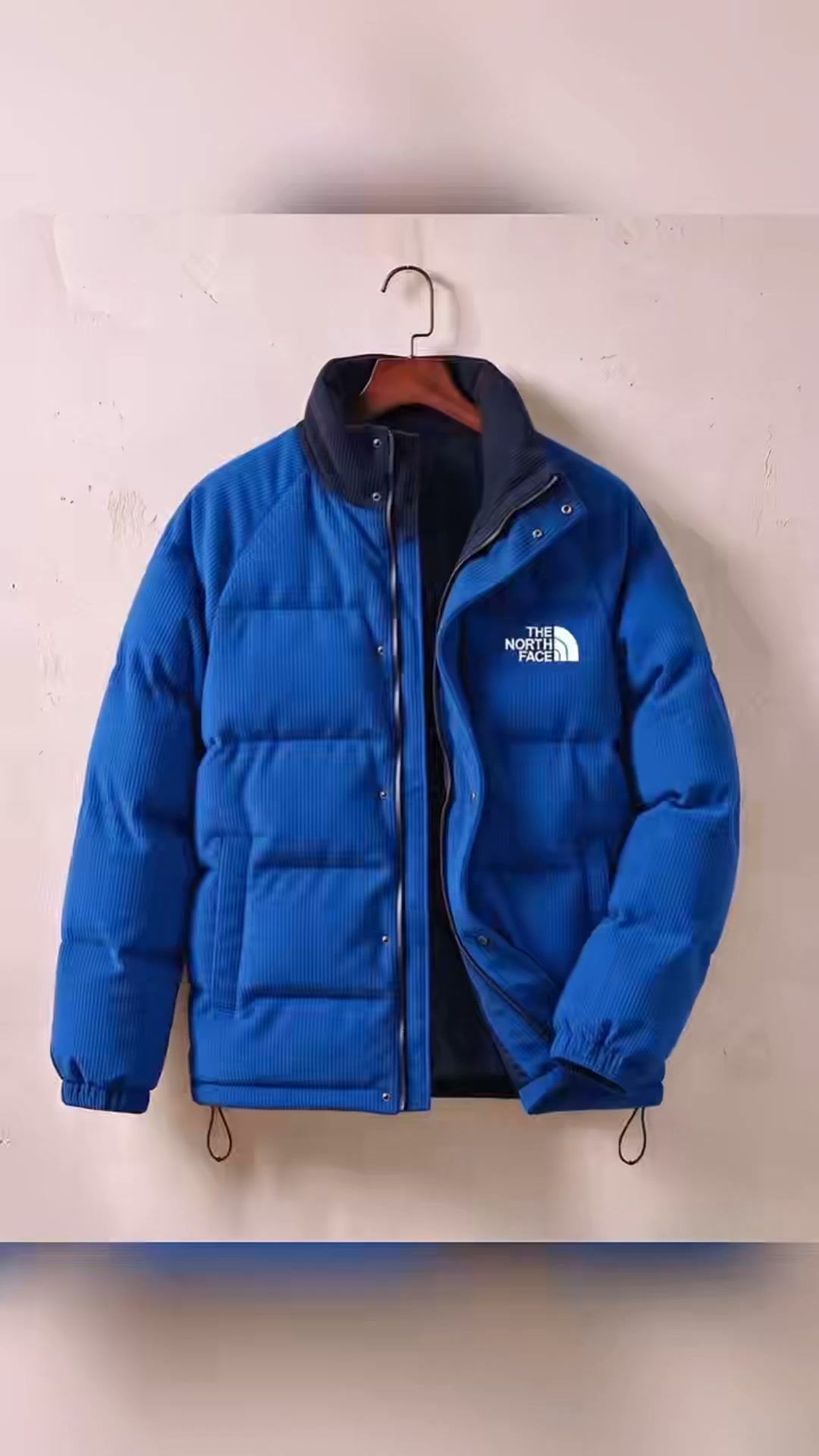 Stay cozy without looking like a marshmallow. This structured corduroy jacket keeps you sharp while blocking the wind. Durable corduroy s