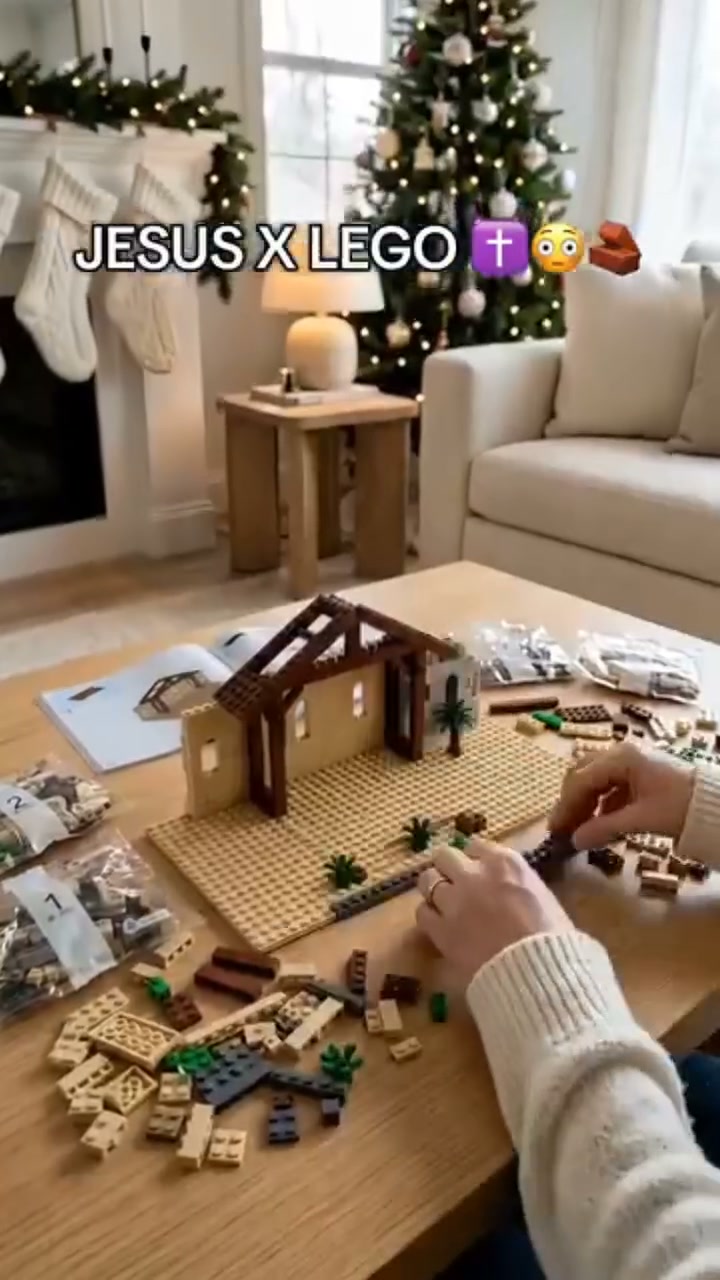 Build the Christmas Story One Day at a Time