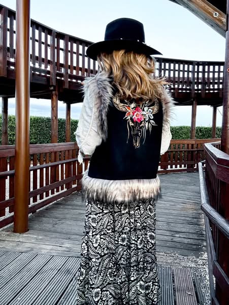 Chaleco Búfalo Rosas BlackSkull Bull vest in black