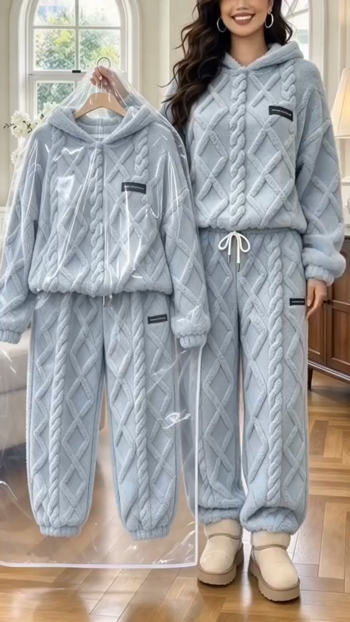 Women's 2-Piece Plush Fleece Set