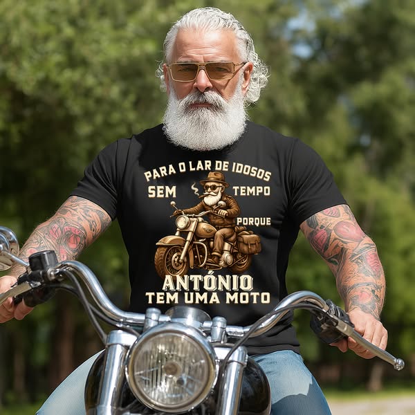 TEM UMA MOTO Classic Unisex T-shirt