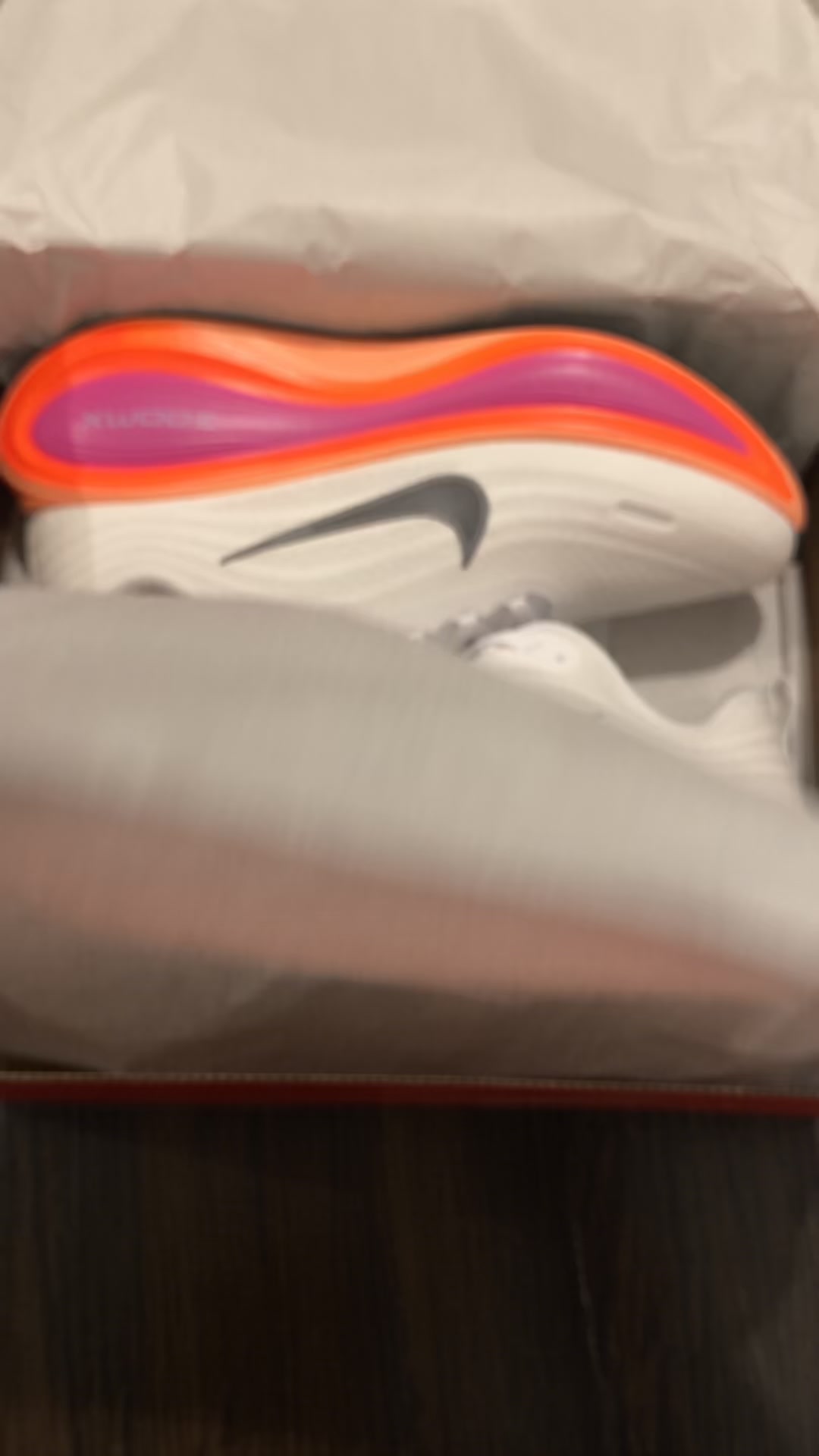 Summer 2026 Comfort Sneaker + 3 Free Socks