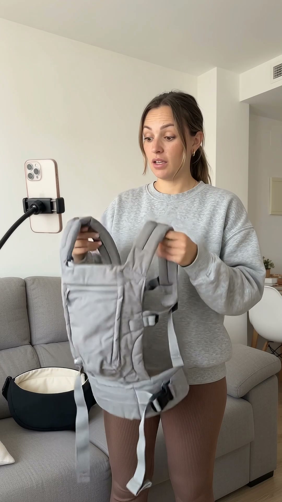 Ocupa lo que un bolso. Te salva los brazos.