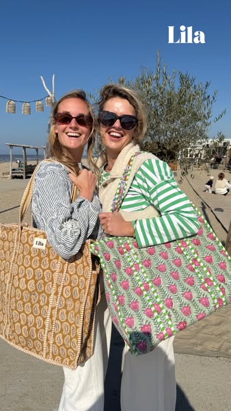 Lila Tote Bags