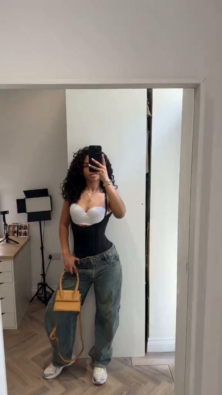 Sculpt Your Hourglass Shape in Seconds