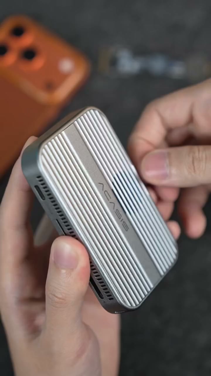 https://www.temptrare.com/products/magnetic-m-2-ssd-enclosure-hub-for-iphone-mobile-creator?fbclid=fbclid