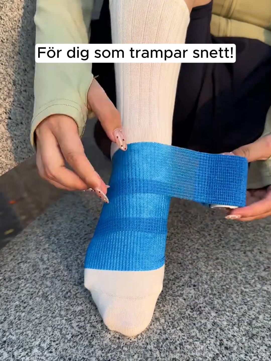 Håller fotleden stabil