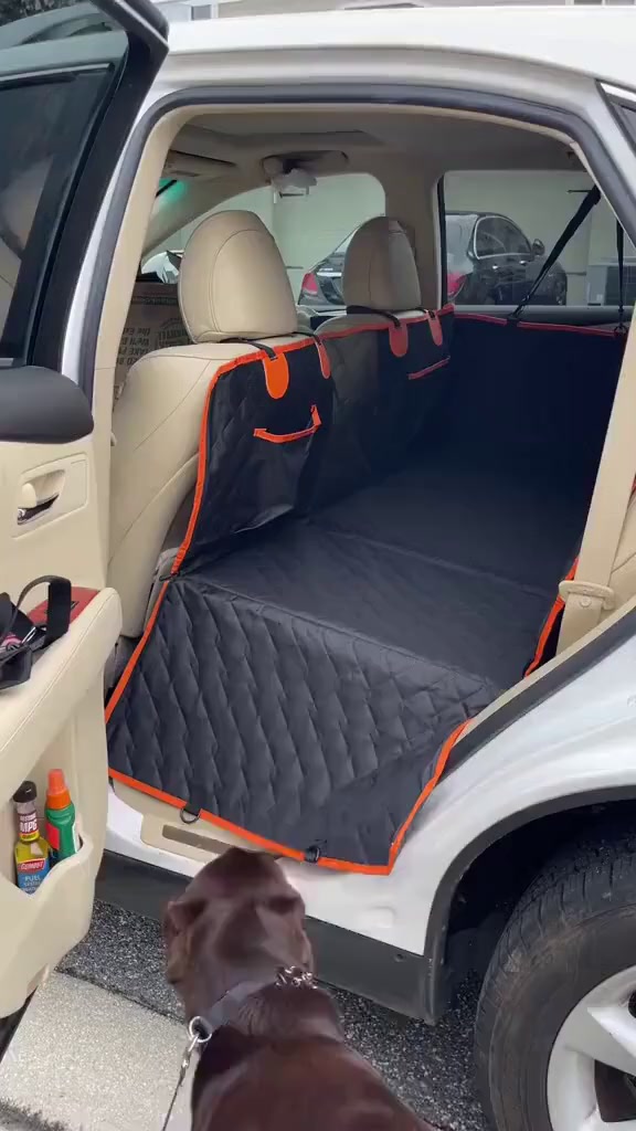 Bescherm autostoelen tegen modderige poten
