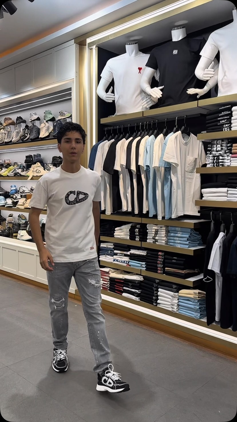 Anúncio de UK MEN Clothing