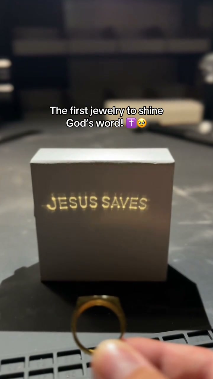 The light reveals your message