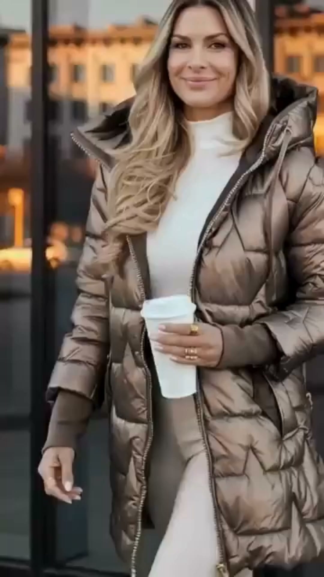 El abrigo elegante que sí abriga
