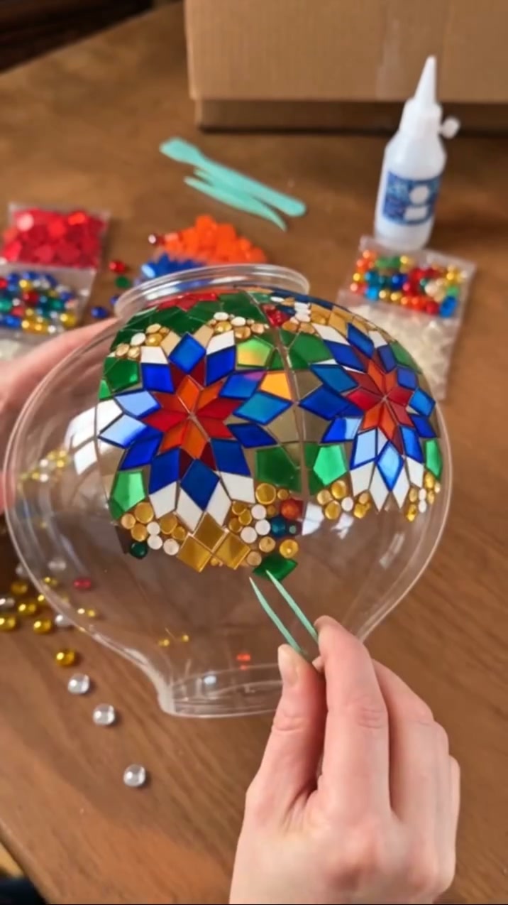 Create Your Own Glowing Mosaic Hot-Air Balloon — A Handmade Lamp That Makes Every Corner Feel Special!