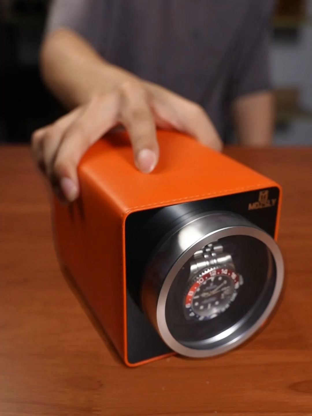 A Better Way to Display Your Watches