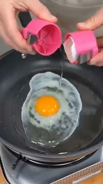 Crack & Peel Eggs With Less Mess