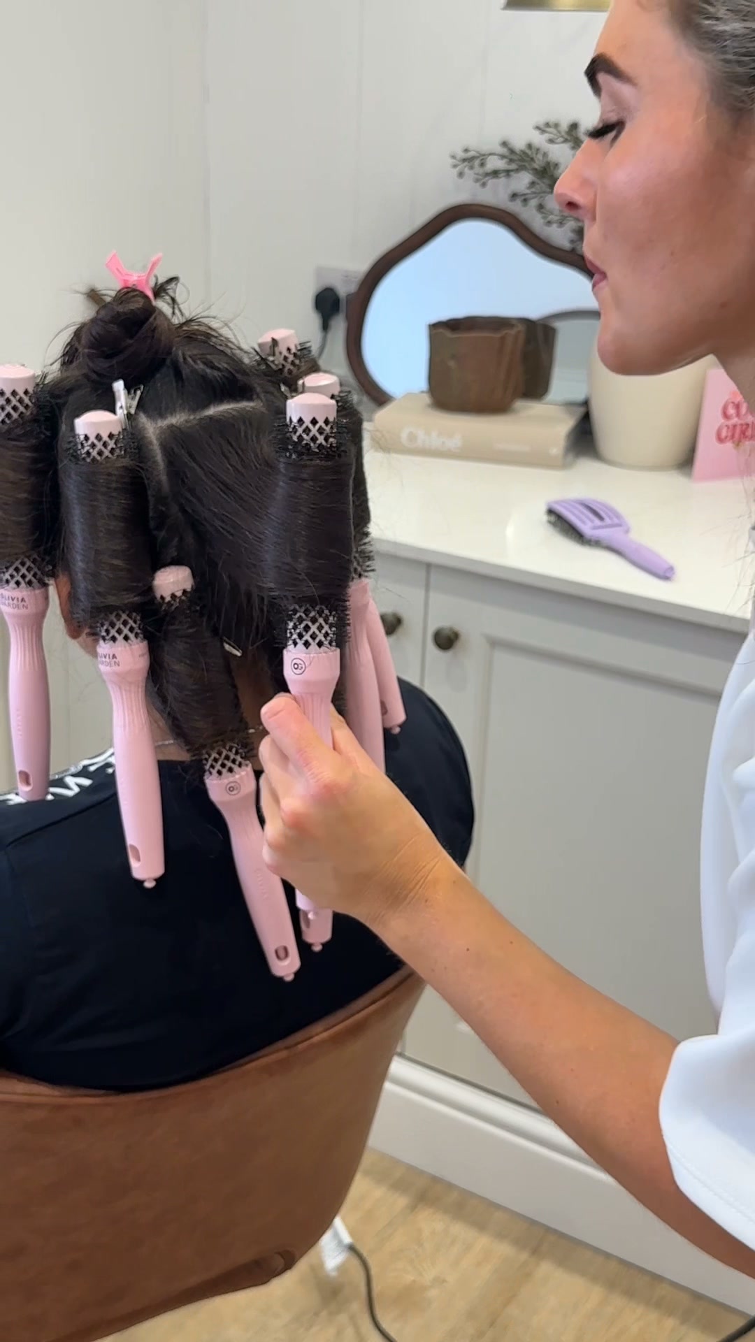 Anúncio de Freya's Bouncy Blowdry's