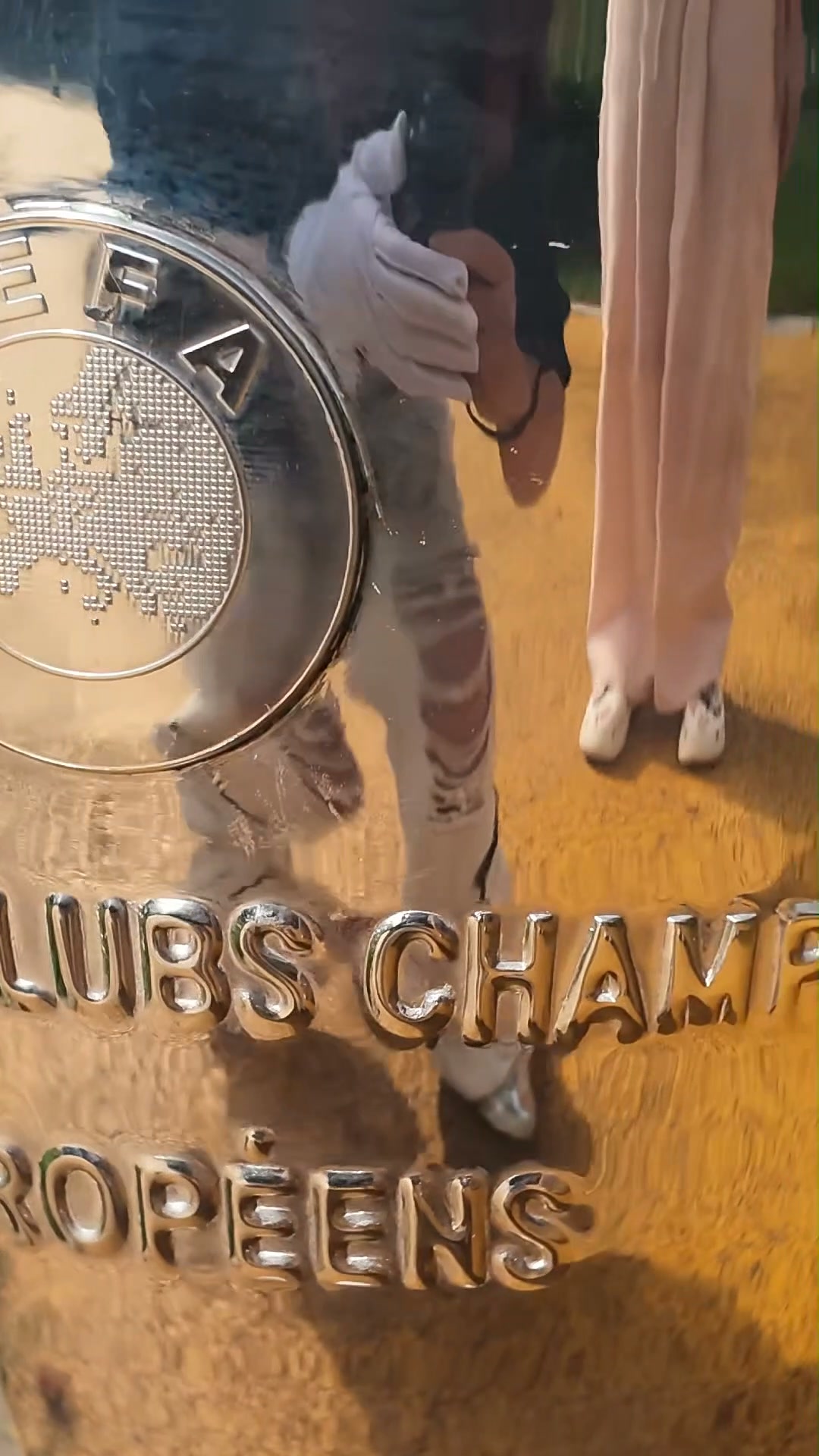 Anúncio de Trophy & Pigskin Nation