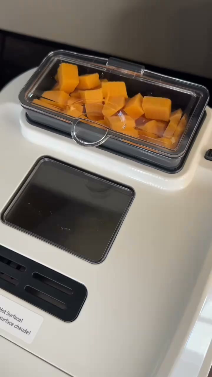 pov: you bought a bread machine and now you’re obsessed #kitchenfinds #breadmachine #bread #kitchenhacks