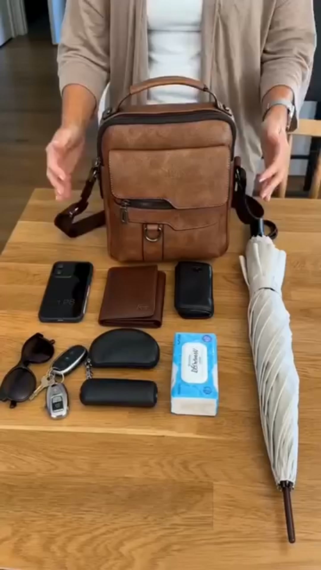 Upptäck Nika™ Axelväska – Tidlös minimalistisk lyx för varje dag!