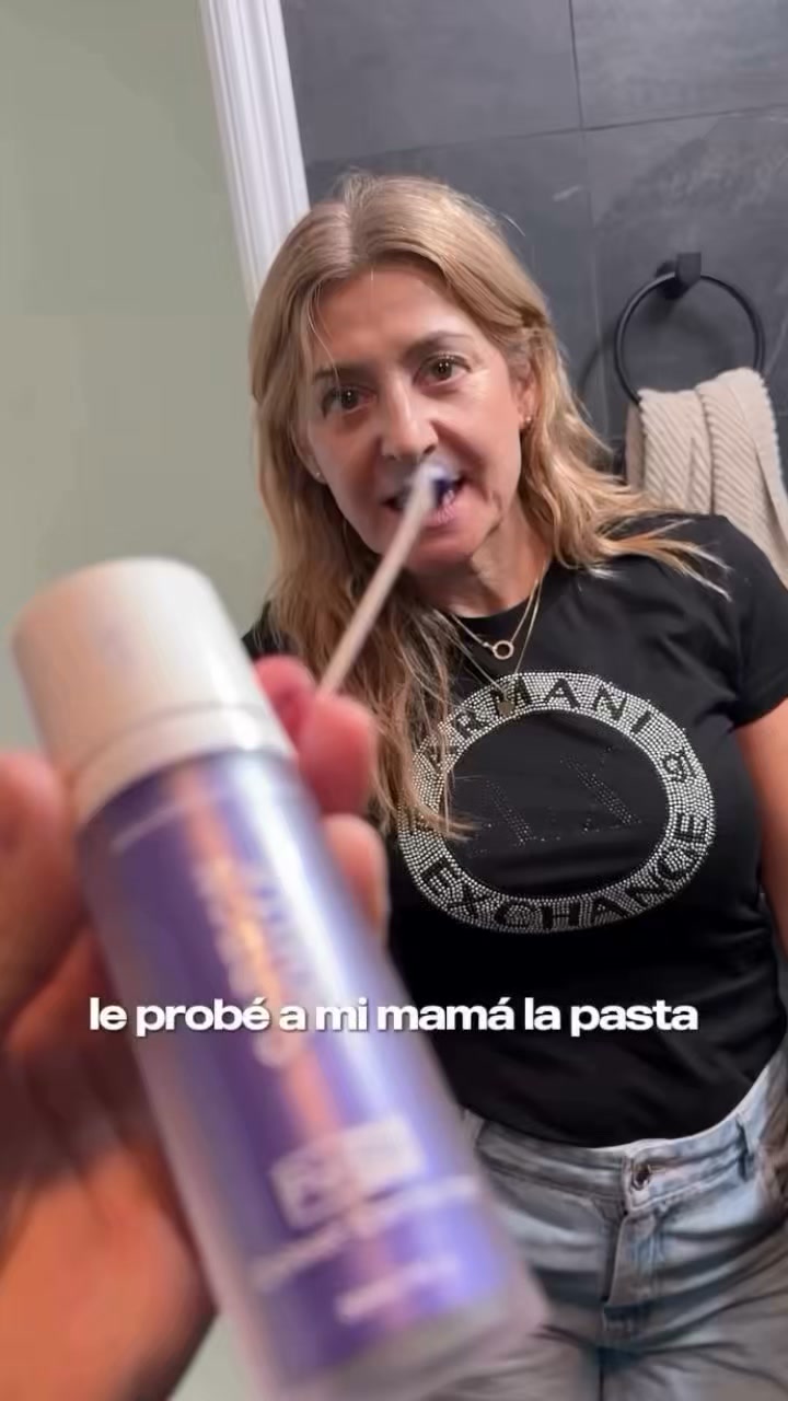 Su madre tenía los dientes amarillos. Esto cambió todo.