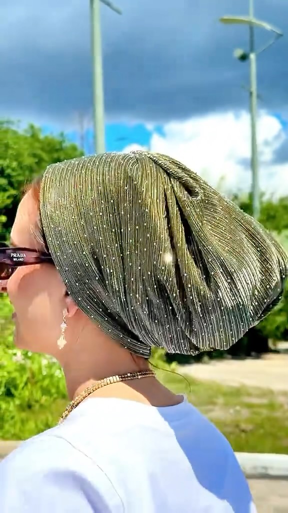 Anúncio de Turban Couture
