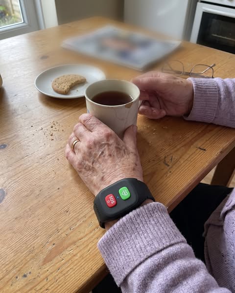 « The alarm Mum actually wears. »