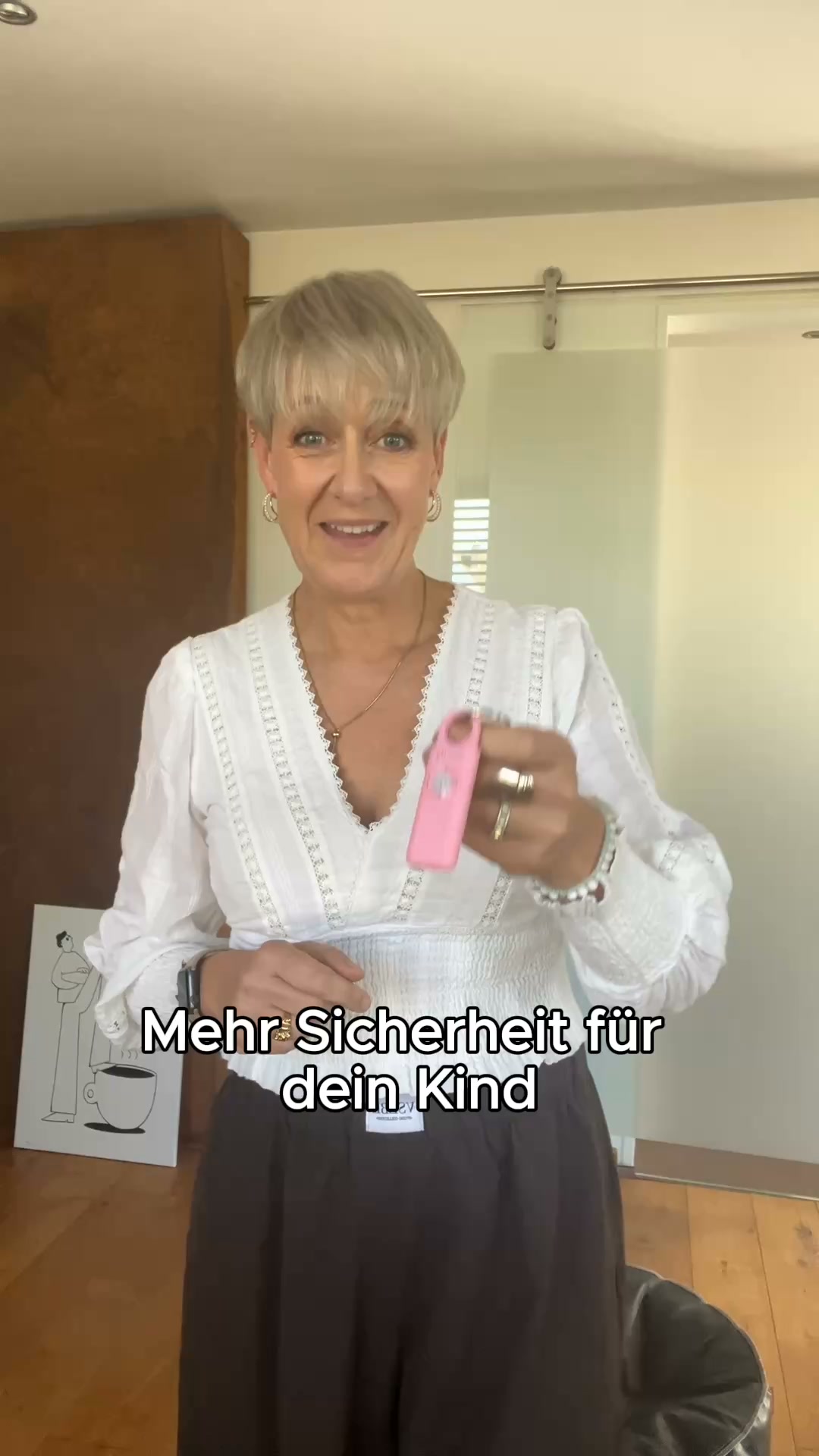 Ein Rauchmelder für unterwegs, der auch Hilfe ruft.