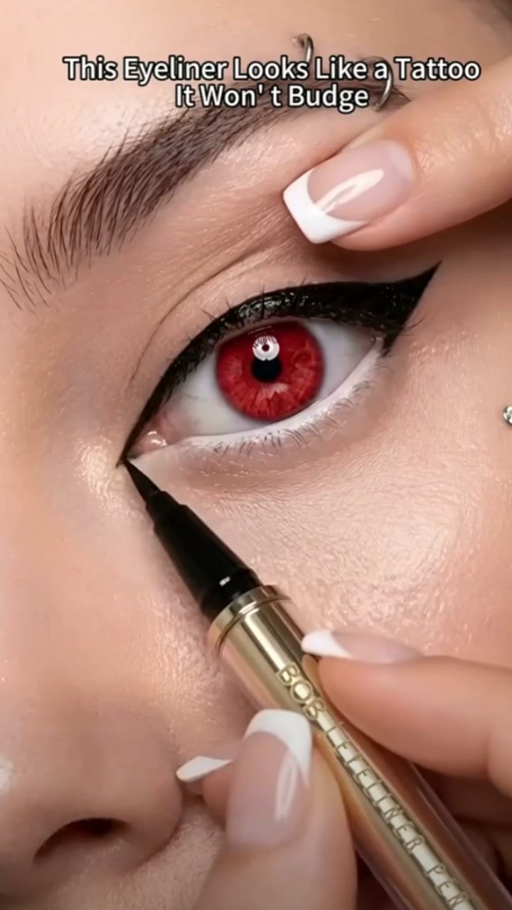24-hour waterproof smudge-proof silky eyeliner