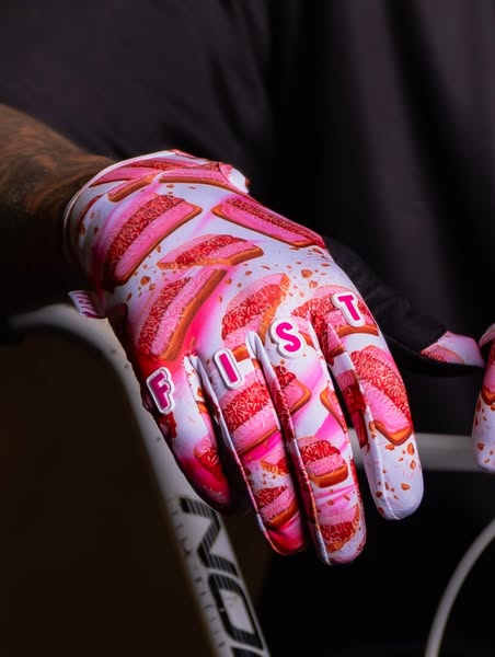FIST BISCUITS Drop